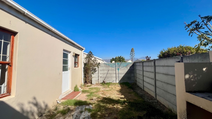 2 Bedroom Property for Sale in Guldenland Western Cape